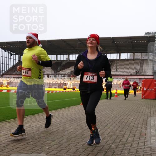 08.12.2024 - St. Pauli X-Mass-Run No. 14 Yannick Fuchs http://msf.ph/oto/7478538 08.12.2024 10:01:25 Ziel 418, 512, 713, 946, 2696 meine-sportfotos.de