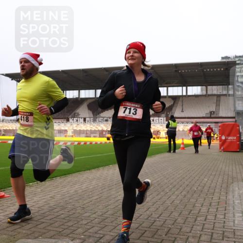 08.12.2024 - St. Pauli X-Mass-Run No. 14 Yannick Fuchs http://msf.ph/oto/7478545 08.12.2024 10:01:25 Ziel 418, 512, 713, 946, 2696 meine-sportfotos.de