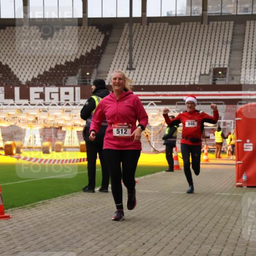 08.12.2024 - St. Pauli X-Mass-Run No. 14 Yannick Fuchs http://msf.ph/oto/7478571 08.12.2024 10:01:27 Ziel 41, 418, 512, 713, 946, 2696, 3340, 3341 meine-sportfotos.de