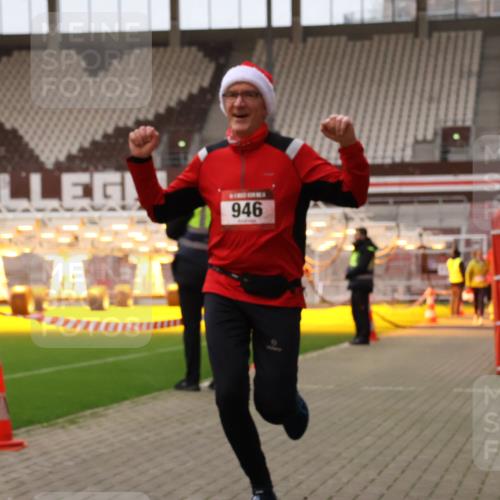08.12.2024 - St. Pauli X-Mass-Run No. 14 Yannick Fuchs http://msf.ph/oto/7478626 08.12.2024 10:01:30 Ziel 41, 418, 512, 713, 946, 1246, 2696, 2818, 3340, 3341 meine-sportfotos.de