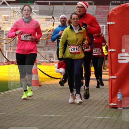 08.12.2024 - St. Pauli X-Mass-Run No. 14 Yannick Fuchs http://msf.ph/oto/7478684 08.12.2024 10:01:38 Ziel 41, 512, 946, 1246, 1751, 2818, 2833, 3254, 3340, 3341 meine-sportfotos.de