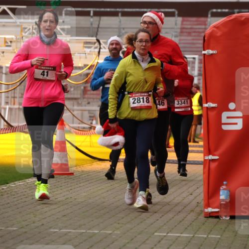 08.12.2024 - St. Pauli X-Mass-Run No. 14 Yannick Fuchs http://msf.ph/oto/7478687 08.12.2024 10:01:38 Ziel 41, 512, 946, 1246, 1751, 2818, 2833, 3254, 3340, 3341 meine-sportfotos.de