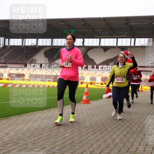08.12.2024 - St. Pauli X-Mass-Run No. 14 Yannick Fuchs http://msf.ph/oto/7478740 08.12.2024 10:01:43 Ziel 41, 1246, 1751, 2818, 2833, 3254, 3340, 3341 meine-sportfotos.de