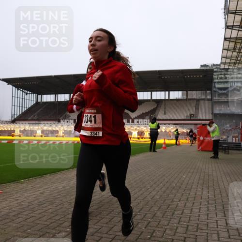 08.12.2024 - St. Pauli X-Mass-Run No. 14 Yannick Fuchs http://msf.ph/oto/7478805 08.12.2024 10:01:47 Ziel 41, 86, 1246, 1751, 2302, 2361, 2362, 2818, 2826, 2833, 3093, 3254, 3340, 3341 meine-sportfotos.de