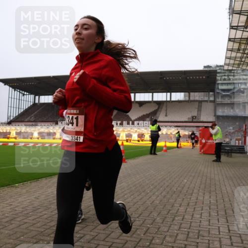 08.12.2024 - St. Pauli X-Mass-Run No. 14 Yannick Fuchs http://msf.ph/oto/7478808 08.12.2024 10:01:47 Ziel 41, 86, 1246, 1751, 2302, 2361, 2362, 2818, 2826, 2833, 3093, 3254, 3340, 3341 meine-sportfotos.de
