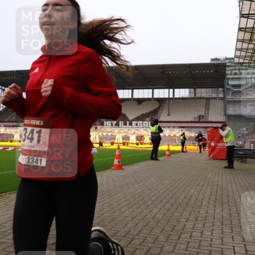 08.12.2024 - St. Pauli X-Mass-Run No. 14 Yannick Fuchs http://msf.ph/oto/7478811 08.12.2024 10:01:47 Ziel 41, 86, 1246, 1751, 2302, 2361, 2362, 2818, 2826, 2833, 3093, 3254, 3340, 3341 meine-sportfotos.de