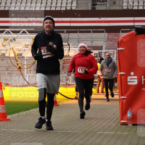08.12.2024 - St. Pauli X-Mass-Run No. 14 Yannick Fuchs http://msf.ph/oto/7478827 08.12.2024 10:01:51 Ziel 41, 86, 1246, 1751, 2302, 2361, 2362, 2817, 2818, 2826, 2833, 3093, 3254, 3340, 3341 meine-sportfotos.de