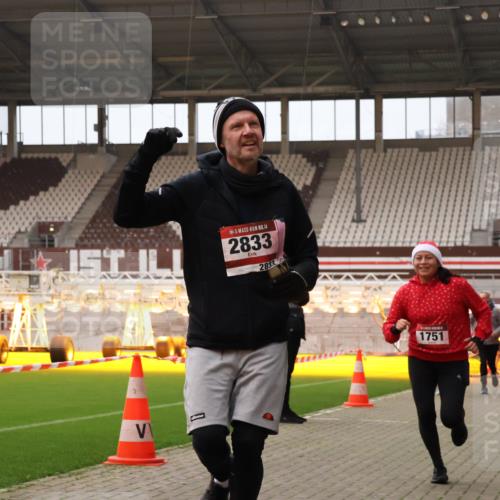 08.12.2024 - St. Pauli X-Mass-Run No. 14 Yannick Fuchs http://msf.ph/oto/7478857 08.12.2024 10:01:54 Ziel 86, 1246, 1751, 2302, 2361, 2362, 2817, 2818, 2826, 2833, 2965, 3093, 3254 meine-sportfotos.de
