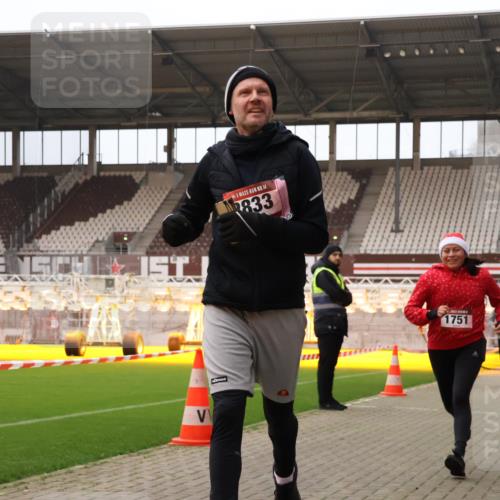 08.12.2024 - St. Pauli X-Mass-Run No. 14 Yannick Fuchs http://msf.ph/oto/7478866 08.12.2024 10:01:54 Ziel 86, 1246, 1751, 2302, 2361, 2362, 2817, 2818, 2826, 2833, 2965, 3093, 3254 meine-sportfotos.de