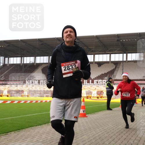 08.12.2024 - St. Pauli X-Mass-Run No. 14 Yannick Fuchs http://msf.ph/oto/7478880 08.12.2024 10:01:55 Ziel 86, 1246, 1751, 1784, 2302, 2361, 2362, 2817, 2826, 2833, 2965, 3093, 3254, 3304 meine-sportfotos.de