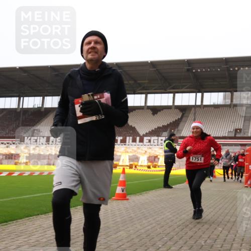 08.12.2024 - St. Pauli X-Mass-Run No. 14 Yannick Fuchs http://msf.ph/oto/7478883 08.12.2024 10:01:55 Ziel 86, 1246, 1751, 1784, 2302, 2361, 2362, 2817, 2826, 2833, 2965, 3093, 3254, 3304 meine-sportfotos.de