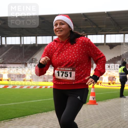 08.12.2024 - St. Pauli X-Mass-Run No. 14 Yannick Fuchs http://msf.ph/oto/7478888 08.12.2024 10:01:56 Ziel 86, 1751, 1784, 2302, 2361, 2362, 2817, 2826, 2833, 2965, 3093, 3254, 3304 meine-sportfotos.de