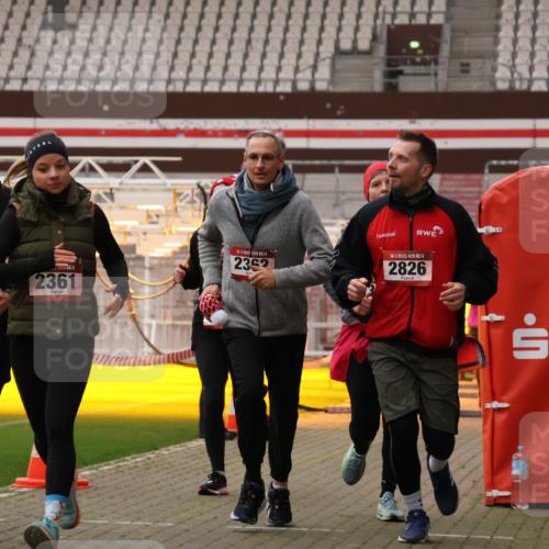 08.12.2024 - St. Pauli X-Mass-Run No. 14 Yannick Fuchs http://msf.ph/oto/7478897 08.12.2024 10:01:58 Ziel 86, 1751, 1784, 2302, 2361, 2362, 2817, 2826, 2833, 2965, 3093, 3304 meine-sportfotos.de