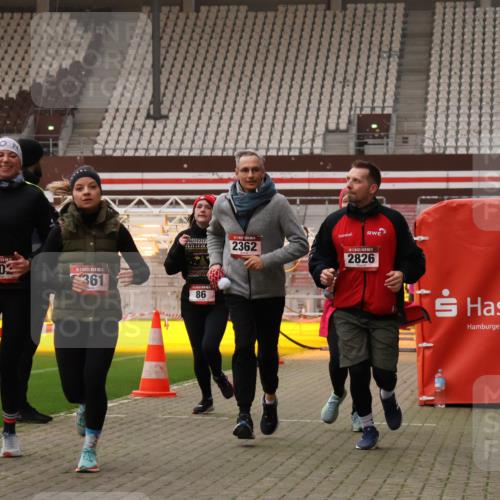 08.12.2024 - St. Pauli X-Mass-Run No. 14 Yannick Fuchs http://msf.ph/oto/7478918 08.12.2024 10:01:58 Ziel 86, 1751, 1784, 2302, 2361, 2362, 2817, 2826, 2833, 2965, 3093, 3304 meine-sportfotos.de