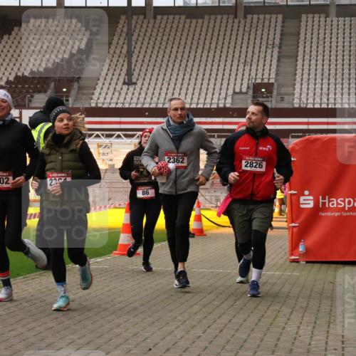 08.12.2024 - St. Pauli X-Mass-Run No. 14 Yannick Fuchs http://msf.ph/oto/7478920 08.12.2024 10:01:59 Ziel 86, 1751, 1784, 2302, 2361, 2362, 2817, 2826, 2833, 2965, 3093, 3304 meine-sportfotos.de