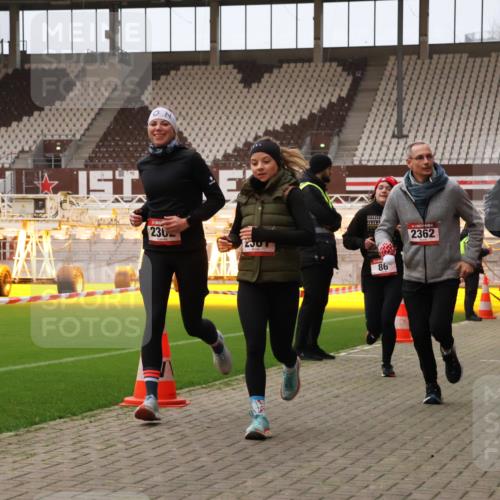 08.12.2024 - St. Pauli X-Mass-Run No. 14 Yannick Fuchs http://msf.ph/oto/7478935 08.12.2024 10:01:59 Ziel 86, 1751, 1784, 2302, 2361, 2362, 2817, 2826, 2833, 2965, 3093, 3304 meine-sportfotos.de