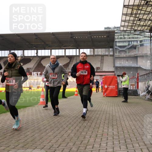 08.12.2024 - St. Pauli X-Mass-Run No. 14 Yannick Fuchs http://msf.ph/oto/7478966 08.12.2024 10:02:01 Ziel 86, 1751, 1784, 2302, 2361, 2362, 2817, 2826, 2833, 2965, 3093, 3304 meine-sportfotos.de