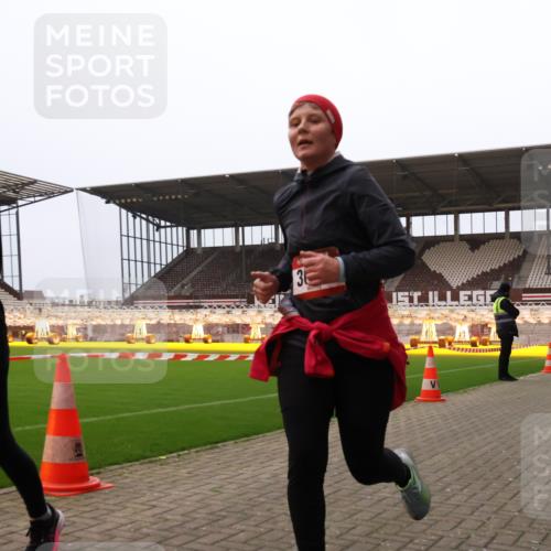 08.12.2024 - St. Pauli X-Mass-Run No. 14 Yannick Fuchs http://msf.ph/oto/7479000 08.12.2024 10:02:03 Ziel 86, 588, 1751, 1784, 2302, 2361, 2362, 2780, 2817, 2826, 2965, 3093, 3304 meine-sportfotos.de