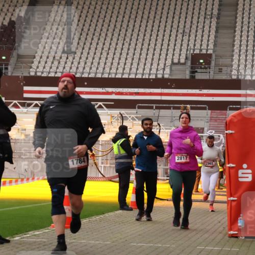 08.12.2024 - St. Pauli X-Mass-Run No. 14 Yannick Fuchs http://msf.ph/oto/7479017 08.12.2024 10:02:04 Ziel 86, 588, 1784, 2302, 2361, 2362, 2780, 2817, 2826, 2965, 3093, 3304 meine-sportfotos.de