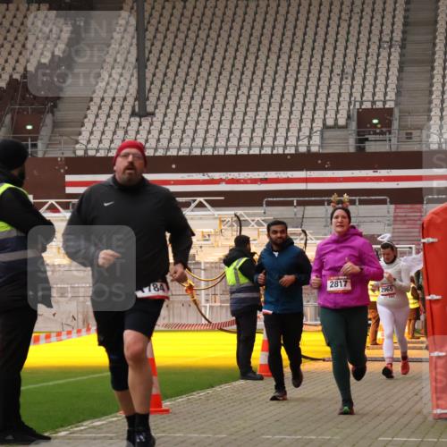 08.12.2024 - St. Pauli X-Mass-Run No. 14 Yannick Fuchs http://msf.ph/oto/7479026 08.12.2024 10:02:04 Ziel 86, 588, 1784, 2302, 2361, 2362, 2780, 2817, 2826, 2965, 3093, 3304 meine-sportfotos.de