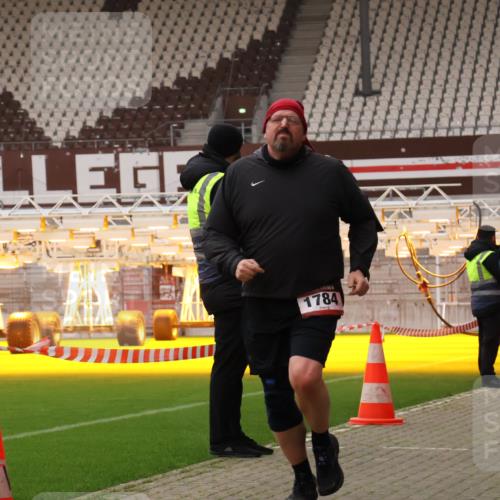 08.12.2024 - St. Pauli X-Mass-Run No. 14 Yannick Fuchs http://msf.ph/oto/7479037 08.12.2024 10:02:05 Ziel 86, 588, 1784, 2302, 2361, 2362, 2780, 2817, 2826, 2965, 3093, 3304 meine-sportfotos.de