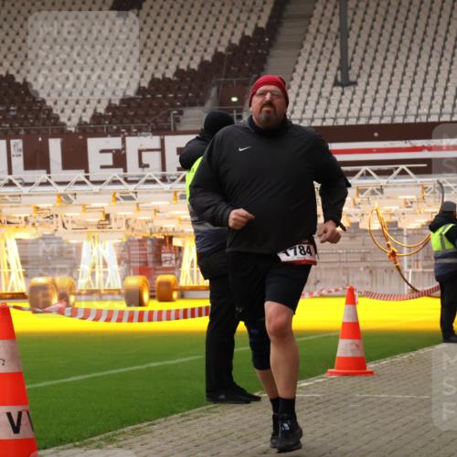 08.12.2024 - St. Pauli X-Mass-Run No. 14 Yannick Fuchs http://msf.ph/oto/7479040 08.12.2024 10:02:05 Ziel 86, 588, 1784, 2302, 2361, 2362, 2780, 2817, 2826, 2965, 3093, 3304 meine-sportfotos.de