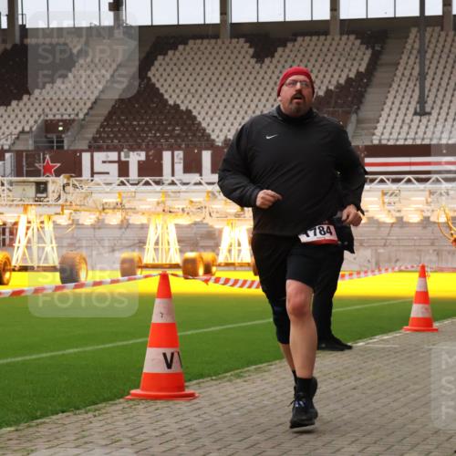08.12.2024 - St. Pauli X-Mass-Run No. 14 Yannick Fuchs http://msf.ph/oto/7479057 08.12.2024 10:02:05 Ziel 86, 588, 1784, 2302, 2361, 2362, 2780, 2817, 2826, 2965, 3093, 3304 meine-sportfotos.de