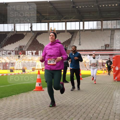 08.12.2024 - St. Pauli X-Mass-Run No. 14 Yannick Fuchs http://msf.ph/oto/7479085 08.12.2024 10:02:08 Ziel 86, 588, 838, 1784, 2302, 2361, 2362, 2780, 2817, 2826, 2965, 3093, 3255, 3304 meine-sportfotos.de