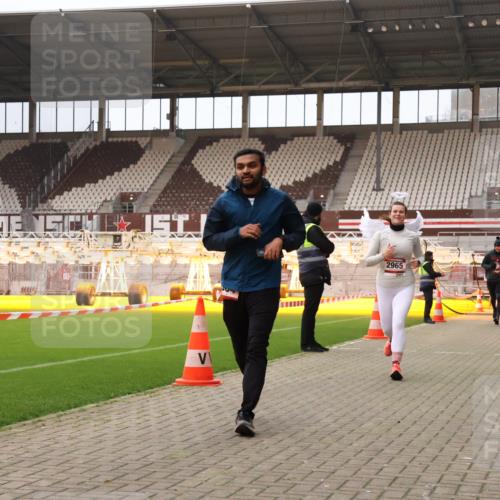 08.12.2024 - St. Pauli X-Mass-Run No. 14 Yannick Fuchs http://msf.ph/oto/7479114 08.12.2024 10:02:09 Ziel 86, 588, 838, 1784, 2302, 2361, 2362, 2780, 2817, 2826, 2965, 3093, 3255, 3304 meine-sportfotos.de