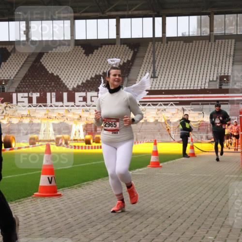 08.12.2024 - St. Pauli X-Mass-Run No. 14 Yannick Fuchs http://msf.ph/oto/7479124 08.12.2024 10:02:11 Ziel 588, 838, 1784, 2780, 2817, 2965, 3093, 3255, 3304 meine-sportfotos.de