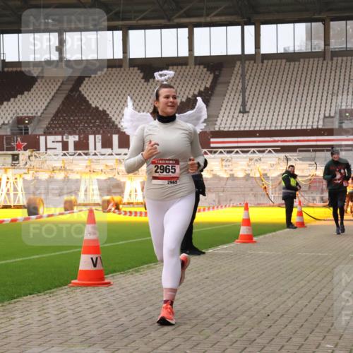 08.12.2024 - St. Pauli X-Mass-Run No. 14 Yannick Fuchs http://msf.ph/oto/7479133 08.12.2024 10:02:11 Ziel 588, 838, 1784, 2780, 2817, 2965, 3093, 3255, 3304 meine-sportfotos.de