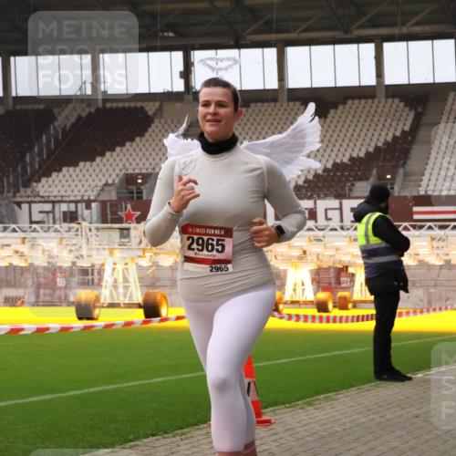 08.12.2024 - St. Pauli X-Mass-Run No. 14 Yannick Fuchs http://msf.ph/oto/7479148 08.12.2024 10:02:11 Ziel 588, 838, 1784, 2780, 2817, 2965, 3093, 3255, 3304 meine-sportfotos.de