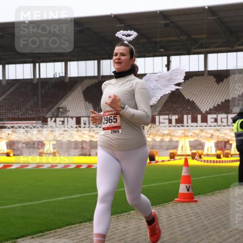 08.12.2024 - St. Pauli X-Mass-Run No. 14 Yannick Fuchs http://msf.ph/oto/7479166 08.12.2024 10:02:12 Ziel 588, 838, 1784, 2780, 2817, 2965, 3255, 3304 meine-sportfotos.de