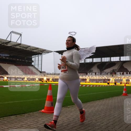 08.12.2024 - St. Pauli X-Mass-Run No. 14 Yannick Fuchs http://msf.ph/oto/7479194 08.12.2024 10:02:12 Ziel 588, 838, 1784, 2780, 2817, 2965, 3255, 3304 meine-sportfotos.de