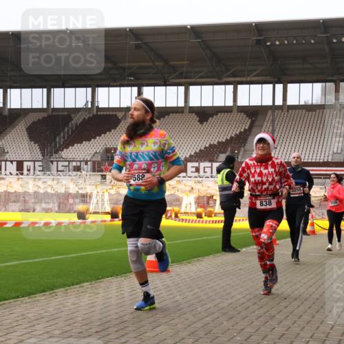 08.12.2024 - St. Pauli X-Mass-Run No. 14 Yannick Fuchs http://msf.ph/oto/7479298 08.12.2024 10:02:21 Ziel 479, 588, 838, 2780, 3255 meine-sportfotos.de