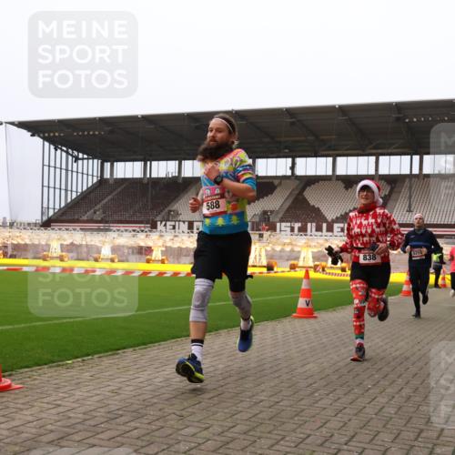 08.12.2024 - St. Pauli X-Mass-Run No. 14 Yannick Fuchs http://msf.ph/oto/7479310 08.12.2024 10:02:22 Ziel 479, 588, 838, 2780, 3255 meine-sportfotos.de