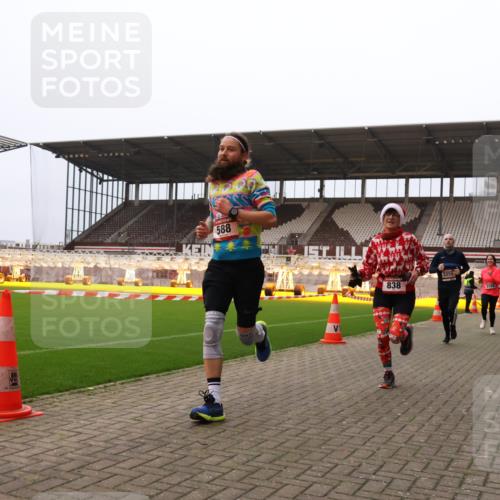 08.12.2024 - St. Pauli X-Mass-Run No. 14 Yannick Fuchs http://msf.ph/oto/7479314 08.12.2024 10:02:22 Ziel 479, 588, 838, 2780, 3255 meine-sportfotos.de