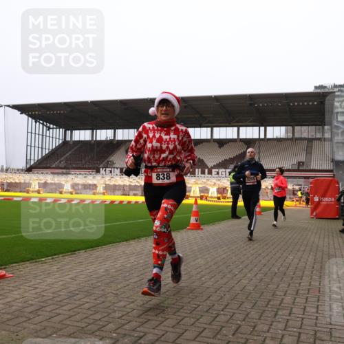 08.12.2024 - St. Pauli X-Mass-Run No. 14 Yannick Fuchs http://msf.ph/oto/7479335 08.12.2024 10:02:23 Ziel 479, 588, 838, 2780, 3255 meine-sportfotos.de