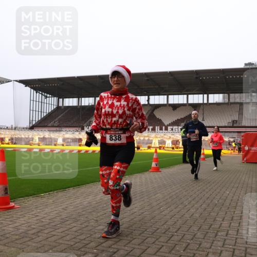 08.12.2024 - St. Pauli X-Mass-Run No. 14 Yannick Fuchs http://msf.ph/oto/7479342 08.12.2024 10:02:23 Ziel 479, 588, 838, 2780, 3255 meine-sportfotos.de