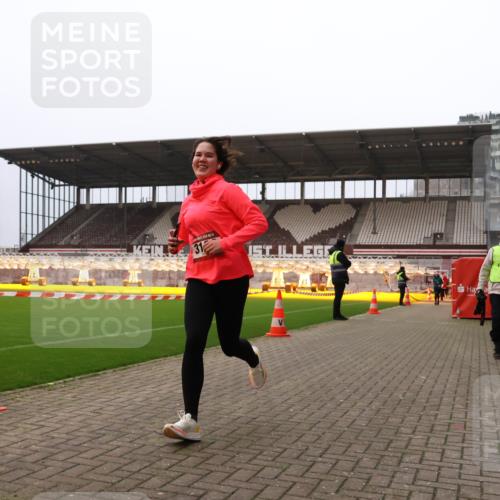 08.12.2024 - St. Pauli X-Mass-Run No. 14 Yannick Fuchs http://msf.ph/oto/7479379 08.12.2024 10:02:25 Ziel 479, 588, 838, 2780, 3255 meine-sportfotos.de
