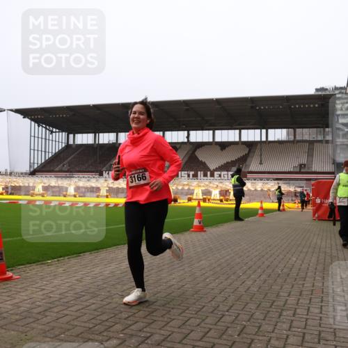 08.12.2024 - St. Pauli X-Mass-Run No. 14 Yannick Fuchs http://msf.ph/oto/7479383 08.12.2024 10:02:26 Ziel 479, 588, 604, 609, 838, 2780, 3255 meine-sportfotos.de