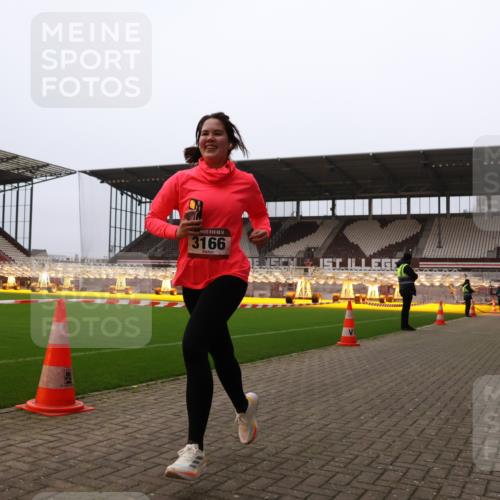 08.12.2024 - St. Pauli X-Mass-Run No. 14 Yannick Fuchs http://msf.ph/oto/7479394 08.12.2024 10:02:26 Ziel 479, 588, 604, 609, 838, 2780, 3255 meine-sportfotos.de