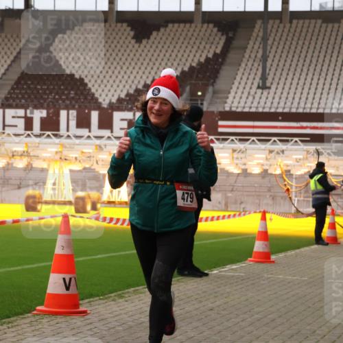 08.12.2024 - St. Pauli X-Mass-Run No. 14 Yannick Fuchs http://msf.ph/oto/7479421 08.12.2024 10:02:34 Ziel 187, 479, 604, 609, 1275, 2211, 2334, 2371, 2898 meine-sportfotos.de
