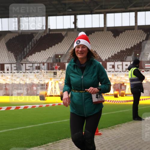 08.12.2024 - St. Pauli X-Mass-Run No. 14 Yannick Fuchs http://msf.ph/oto/7479436 08.12.2024 10:02:34 Ziel 187, 479, 604, 609, 1275, 2211, 2334, 2371, 2898 meine-sportfotos.de
