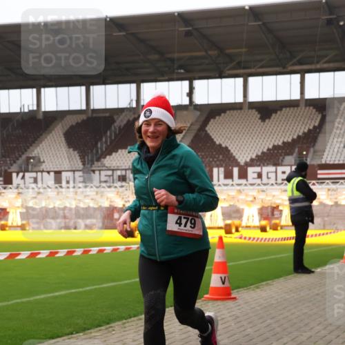 08.12.2024 - St. Pauli X-Mass-Run No. 14 Yannick Fuchs http://msf.ph/oto/7479444 08.12.2024 10:02:35 Ziel 187, 479, 604, 609, 1275, 2211, 2334, 2371, 2898 meine-sportfotos.de