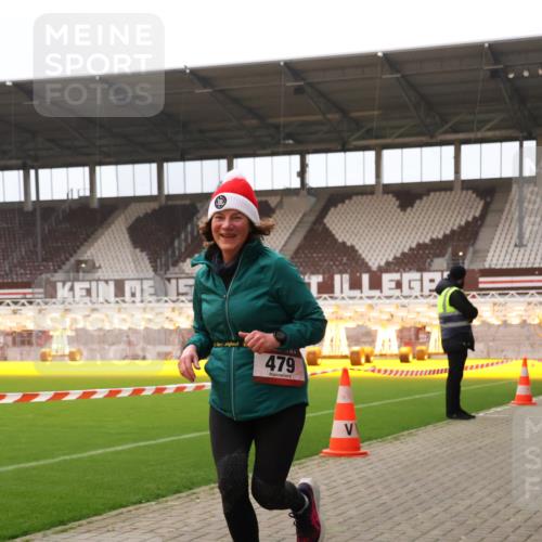 08.12.2024 - St. Pauli X-Mass-Run No. 14 Yannick Fuchs http://msf.ph/oto/7479447 08.12.2024 10:02:35 Ziel 187, 479, 604, 609, 1275, 2211, 2334, 2371, 2898 meine-sportfotos.de