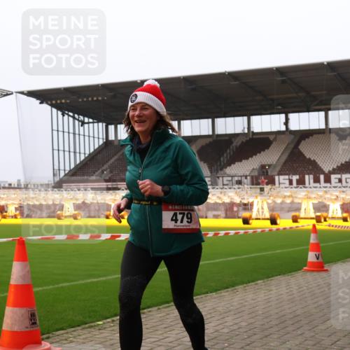 08.12.2024 - St. Pauli X-Mass-Run No. 14 Yannick Fuchs http://msf.ph/oto/7479458 08.12.2024 10:02:35 Ziel 187, 479, 604, 609, 1275, 2211, 2334, 2371, 2898 meine-sportfotos.de