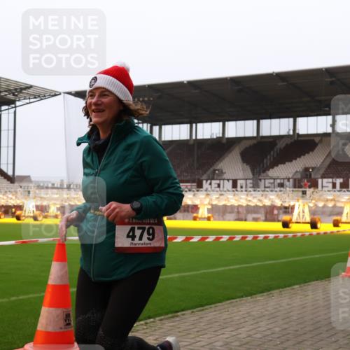 08.12.2024 - St. Pauli X-Mass-Run No. 14 Yannick Fuchs http://msf.ph/oto/7479466 08.12.2024 10:02:35 Ziel 187, 479, 604, 609, 1275, 2211, 2334, 2371, 2898 meine-sportfotos.de