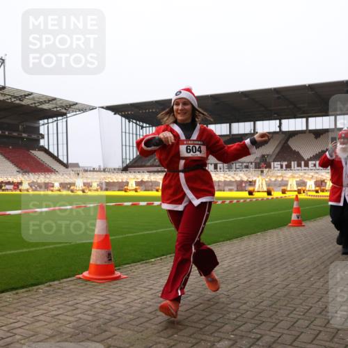 08.12.2024 - St. Pauli X-Mass-Run No. 14 Yannick Fuchs http://msf.ph/oto/7479575 08.12.2024 10:02:40 Ziel 187, 479, 604, 609, 1018, 1275, 2211, 2334, 2371, 2426, 2898, 3104, 3105 meine-sportfotos.de