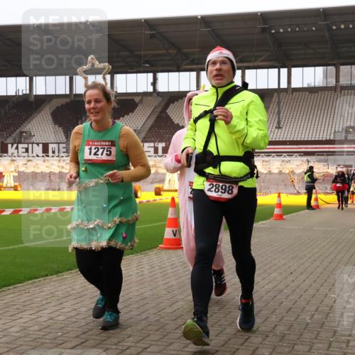08.12.2024 - St. Pauli X-Mass-Run No. 14 Yannick Fuchs http://msf.ph/oto/7479696 08.12.2024 10:02:43 Ziel 187, 345, 349, 479, 604, 609, 1018, 1275, 2211, 2334, 2371, 2426, 2898, 3104, 3105 meine-sportfotos.de